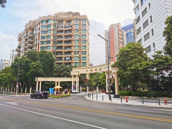 深圳福田福田中心区中海华庭中海华庭,新装修,南向看花园景安静,拎包