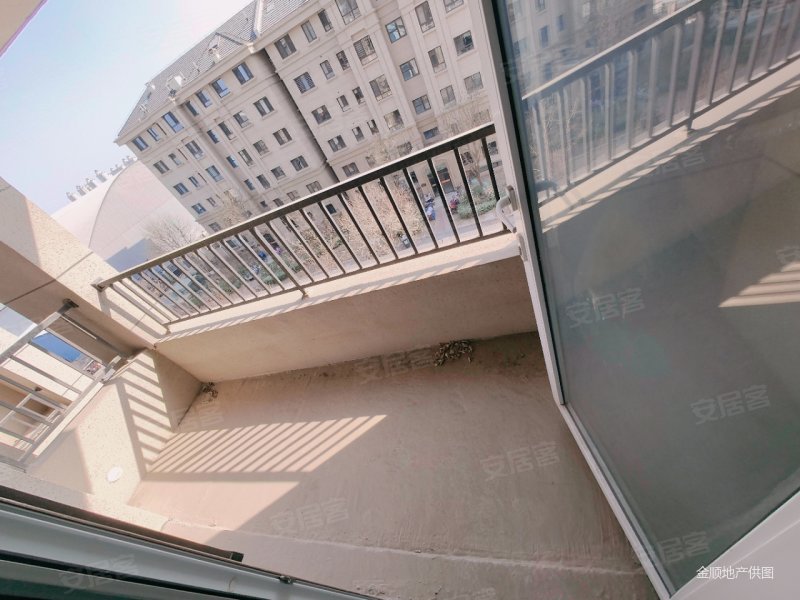 紫晶苑洋房次顶层免大税毛坯随意装修随时看