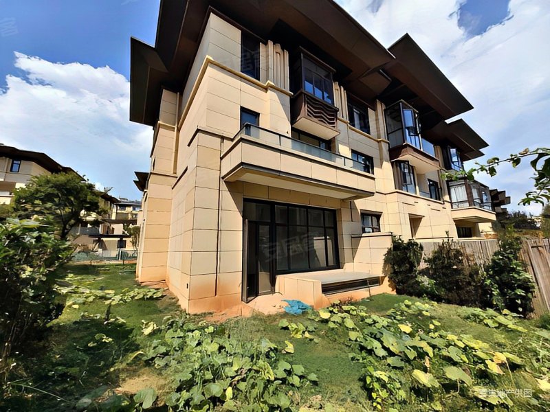 盘龙区美的顺城1期别墅395平共5层送200平花园急售