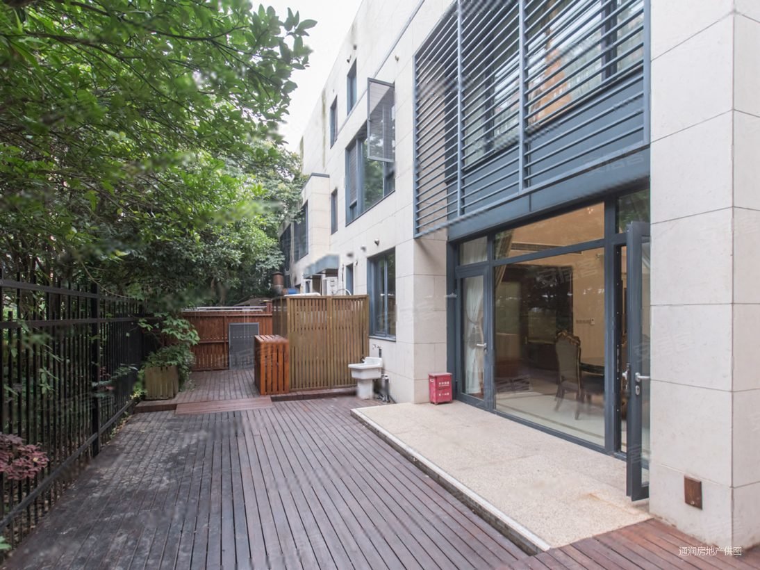 复城国际(别墅)6室2厅5卫263.01㎡南1200万