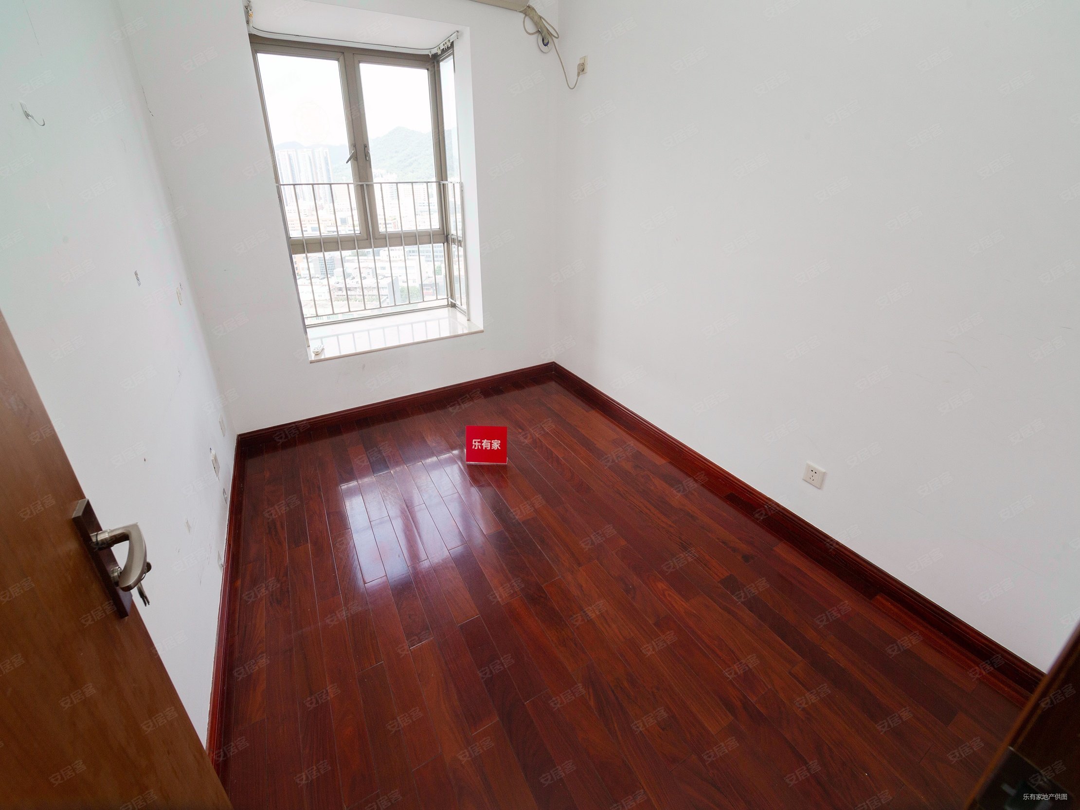 盛世鹏程花园4室2厅0卫147.93㎡南北1040万