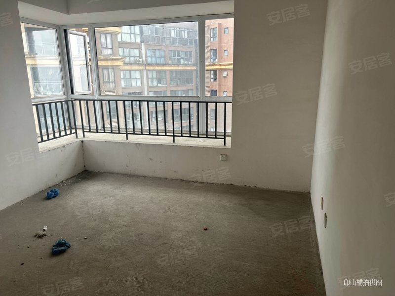 赠送超大阳台,洛森堡碟郡新殿二手房,130万,2室1厅,1卫,93平米-成都