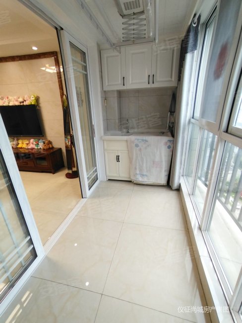 奥林匹克旁晶崴公馆二室精装电梯婚房698万靠中医院