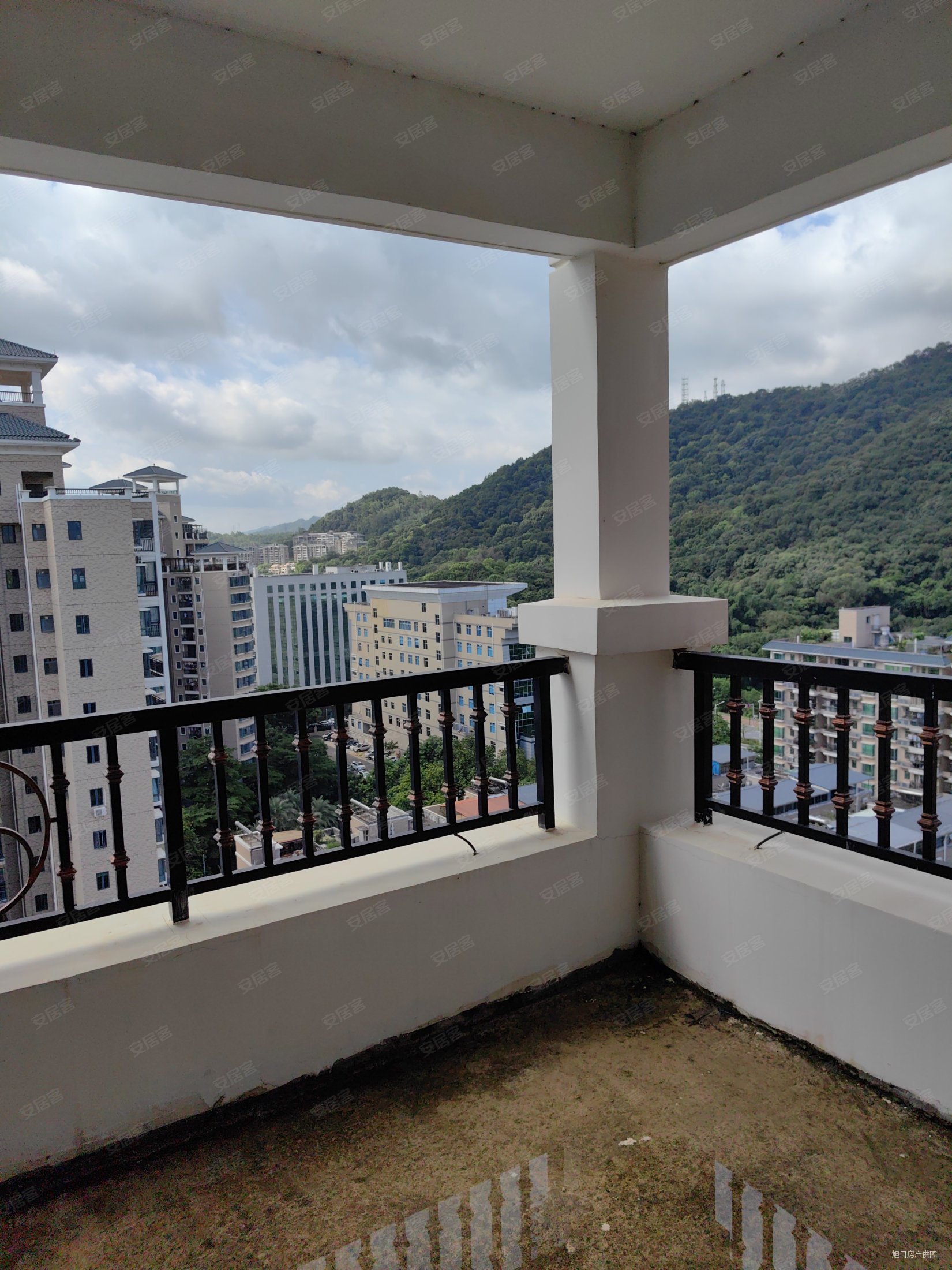 国华湖畔新城4室2厅3卫186.09㎡南北323万