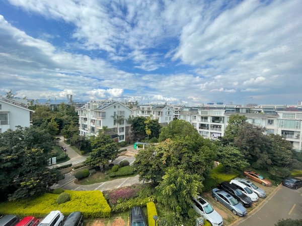 昆明西山滇池度假区滇池卫城蓝湾一楼跃层带100平花园 滇池卫城蓝湾