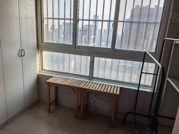 徐州鼓楼九龙湖风尚自由城风尚米兰对面自由城三室精致干净家具家电齐全拎包入住有钥匙出租房源真实图片