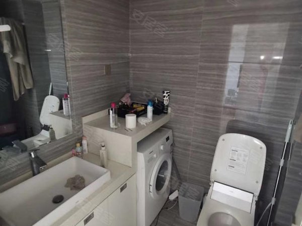 东方盛景漂亮两室干净卫生出次出租房源采光好,南北通透