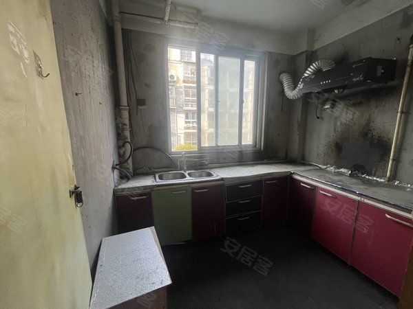 芜湖鸠江雕塑公园鸠兹家苑馨园鸠兹家苑馨苑,毛坯两房,有钥匙随时看房