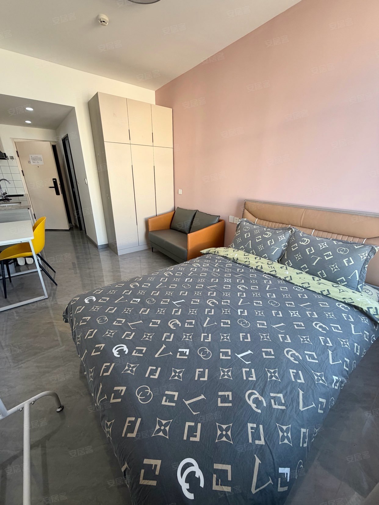 东丽开发区领包入住，有暖气房屋干净整洁押一付一随时看房近地铁