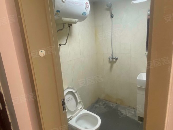 北京朝阳垡头燕保祈东家园二期地铁7号线附近,焦奥中心对面,小区内