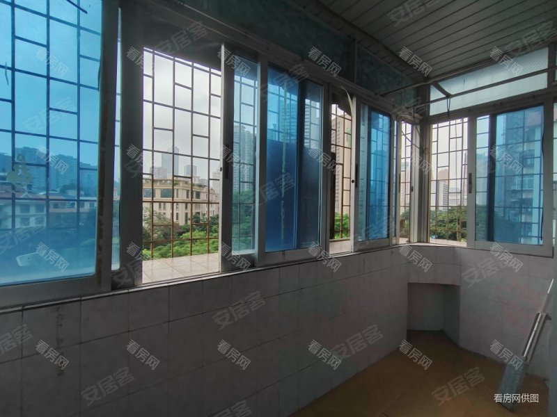 翠华花园电梯房出行方便满五商品房商圈成熟