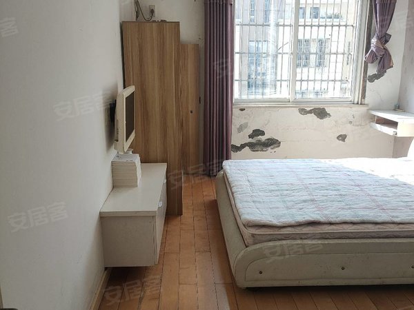 湖州吴兴八里店镇杏花苑多层复式,4房2卫,拎包入住,免费停车,免物业费。出租房源真实图片