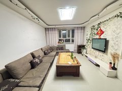 巴音郭楞库尔勒新市区配空调 无线网可短租 可月付可押一付一杜鹃河旁玫瑰庄园出租房源真实图片