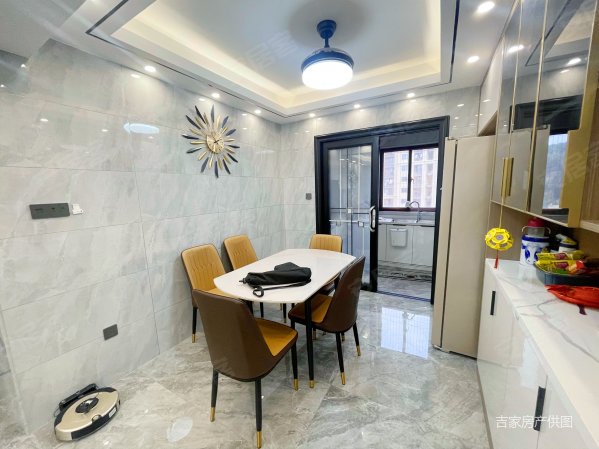 海沧旁龙池新小区联发欣悦华庭精装4室2厅9成新东边套