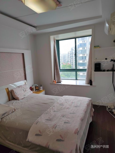 松江大学城(三湘四季花城)交通便利 南北通透 毗地铁 大两房