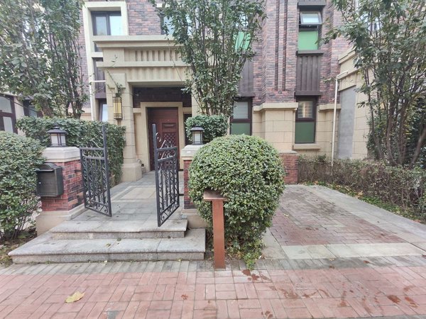 天津武清下朱庄街颐尚花园(别墅)颐尚花园(别墅) 5室3厅3卫 4500.