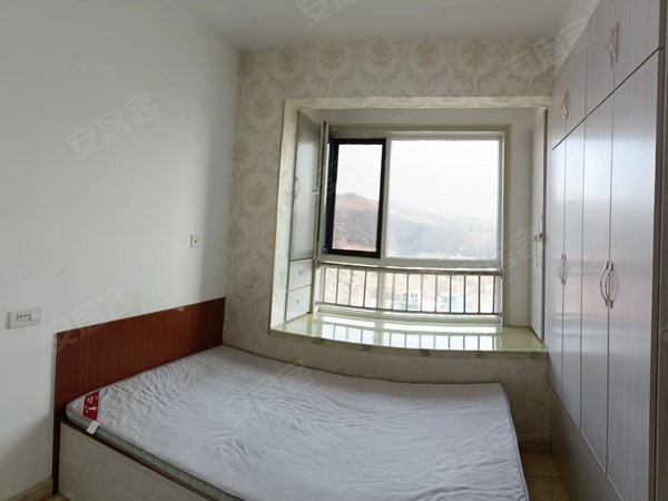 桦林颐和苑电梯房温馨两室居住舒适家具家电齐全拎包入住