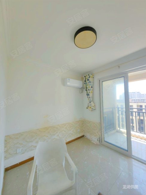 正大龙湖物业租售中心  价可谈 三个阳台南北通透 中等楼层