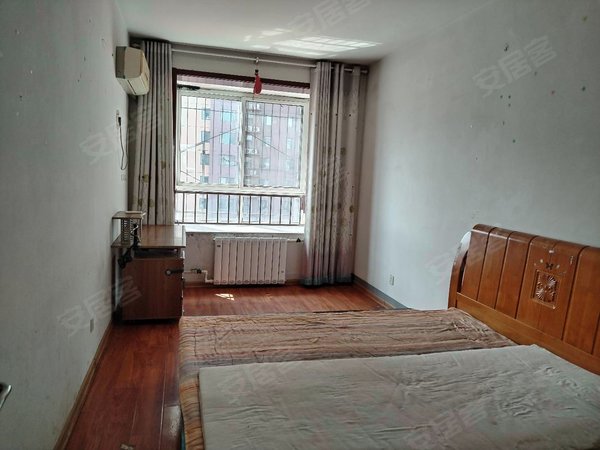 济南天桥历山北路水岸名邸出租水岸名邸三室,拎包入住,1800出租房源