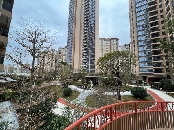 深圳宝安后亭四季名苑沙井清平学校对面 四季名苑3房 地下车位充足