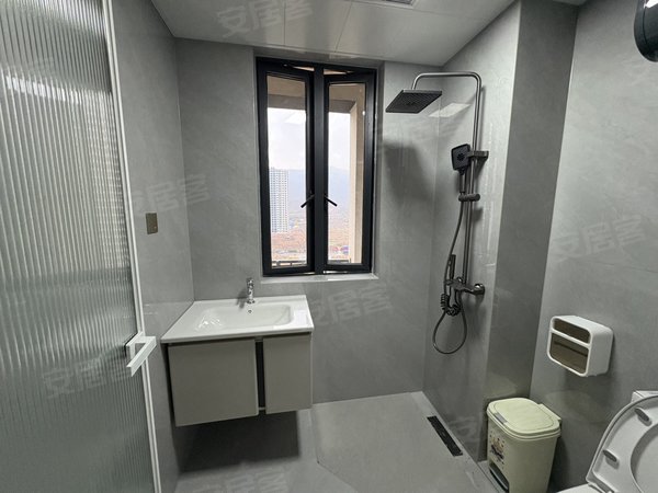 金华东阳横店屏岩南苑屏岩南苑，精装修，两室，拎包入住，看房方便出租房源真实图片