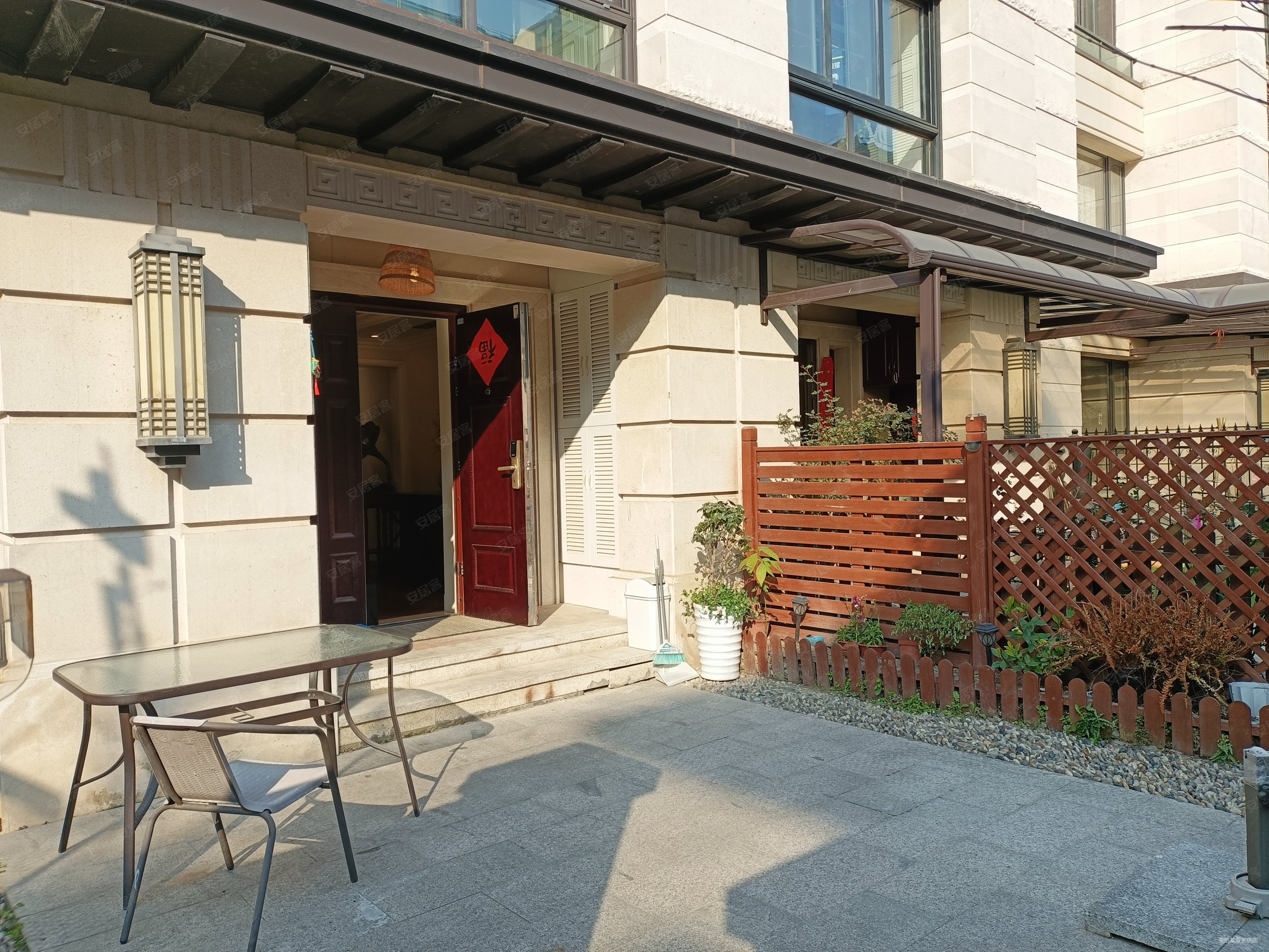 张江南保利艾庐下叠墅豪华装修含品牌家具带大花园