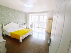 北京昌平回龙观龙跃苑东二区南向卧室，落地阳台，中间层，到霍营地铁500米出租房源真实图片