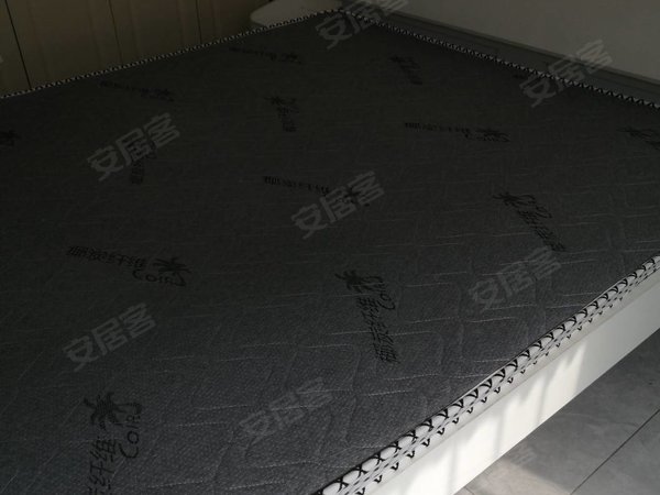 吉安青原井岗山大学井大阳光城三期井大阳光城精装2室2厅1卫出租，有隔开厨房，有空调，家具，出租房源真实图片