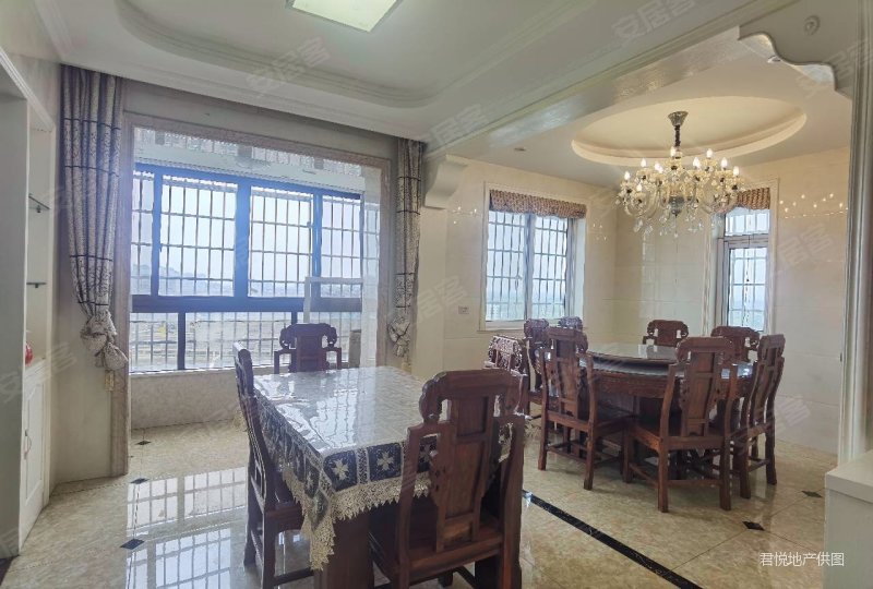 嘉城绿都电梯房顶复50万精装拎包入住诚意出售