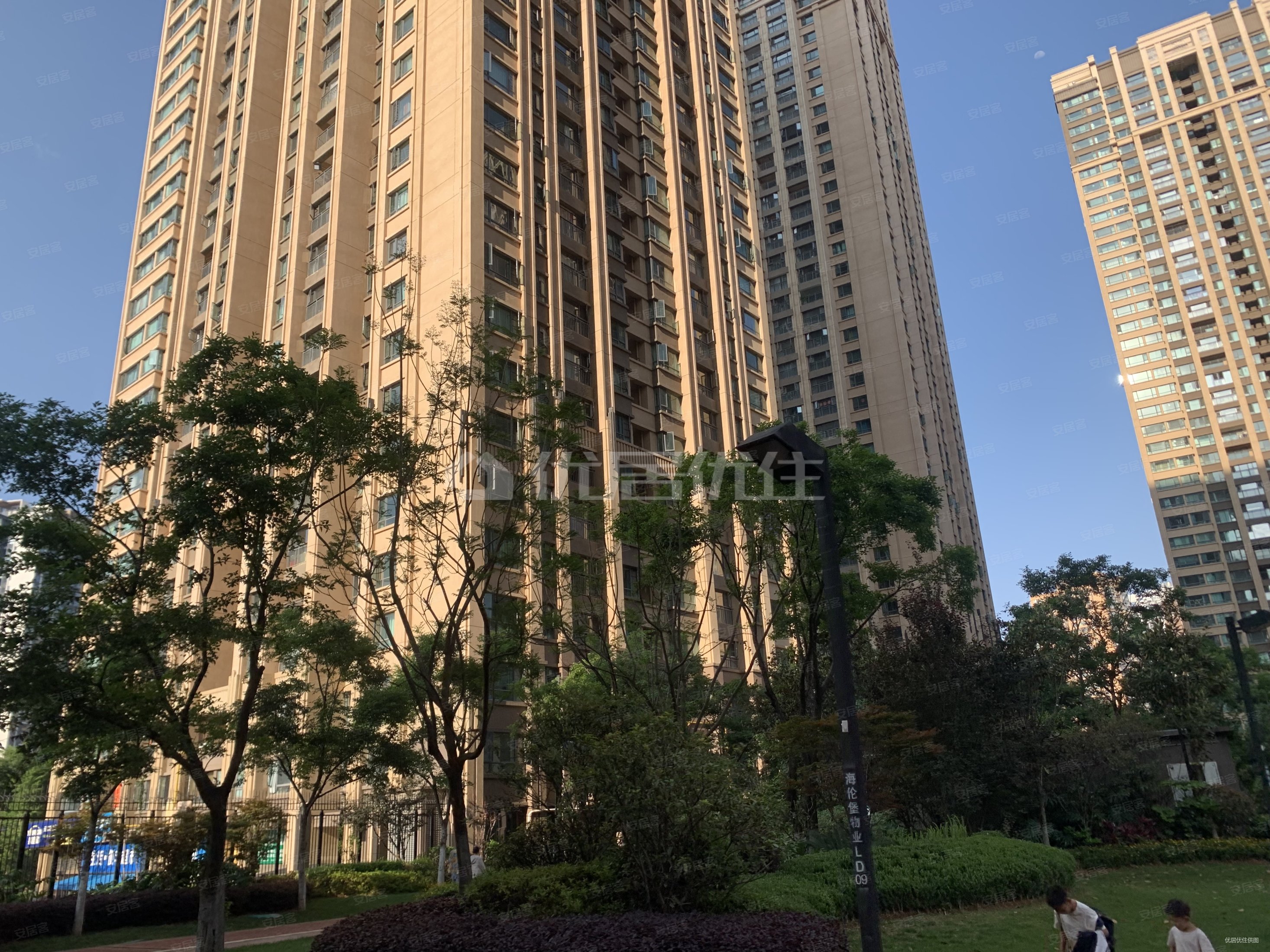 诚心出售,海伦国际里约区二手房,128万,3室2厅,2卫,126平米-昆明安居