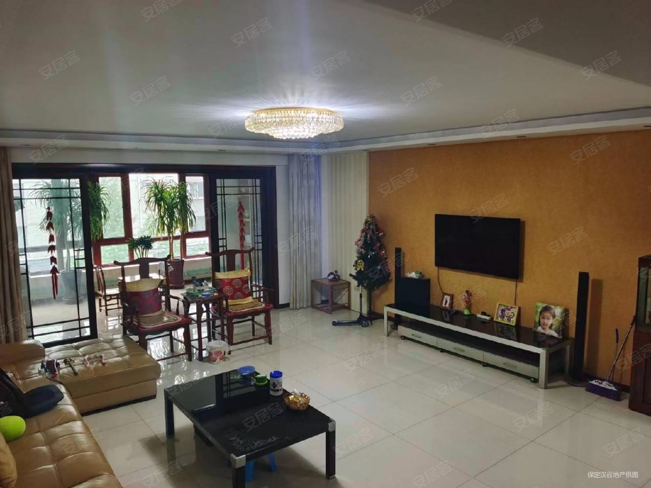 钻石嘉园5室3厅3卫267㎡南北280万