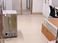 海口美兰国兴美苑路路边40平大单间 光线很好 不走巷子带阳台好停车出租房源真实图片
