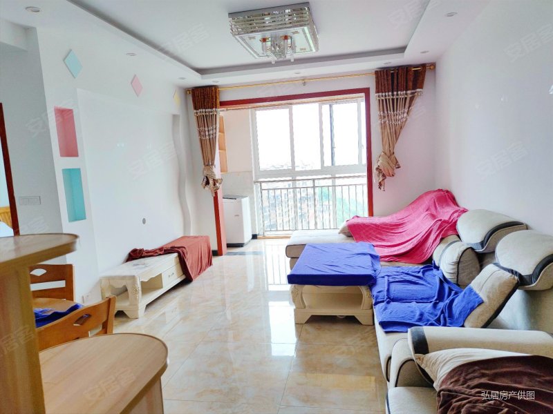 香山国际(a区) 三居 双卫 交通便利,朝南