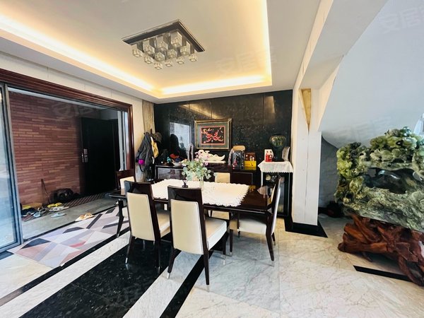 星河丹堤湖景复式大4房,业主自住装修,现优惠出租!出租房源真实图片