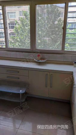 保百北国新秀瓷砖房四楼户型方正南北通透无遮挡自带公园随时看房