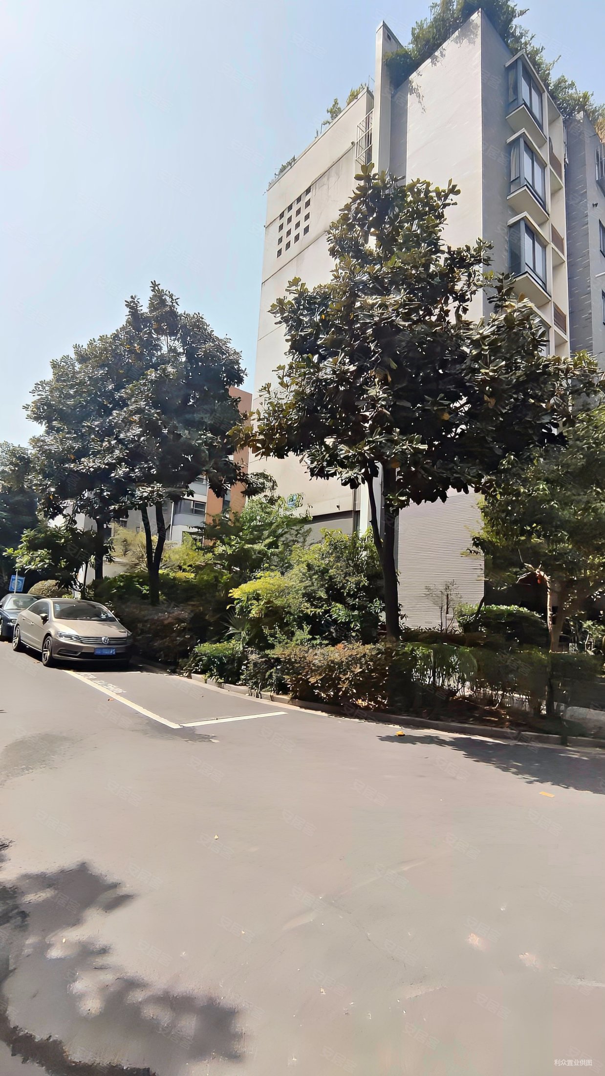 仙林大学城南大和园小区中间位置140平随时看