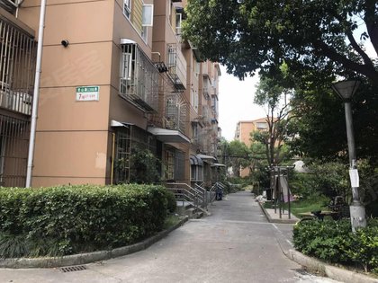 崮山小区一街坊