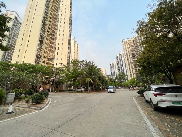 三亚天涯金鸡岭金盾小区市区好房出租(金盾小区)正规三房年租4300!