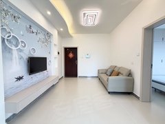 乐山市中凤凰路蔚蓝城市 一室一厅 刚出来的房源 实图实价 挨着新广场附近出租房源真实图片