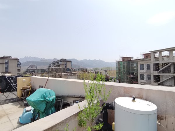 青岛城阳夏庄龙湖蓝湖郡(二期别墅)新出出租  龙湖蓝湖郡联排别墅183