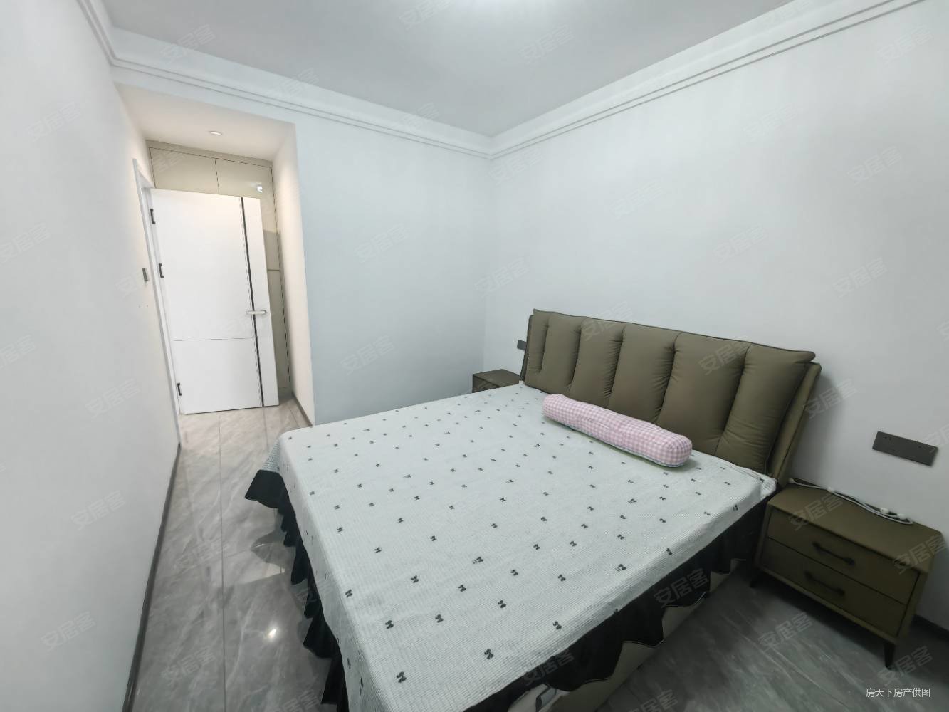 世纪嘉园3室2厅2卫141㎡南北94.8万