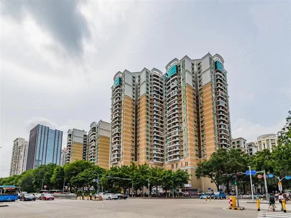 深圳福田景田南聚豪园聚豪园 电梯12楼四房两卫 南向安静 带车位出租