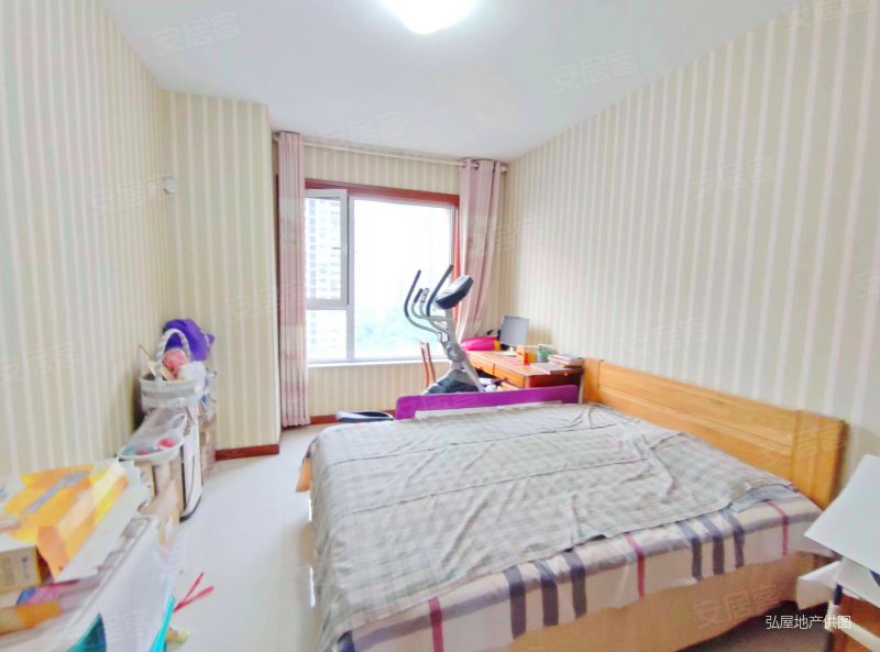 卢浮公馆3室1厅1卫122.72㎡南北222万