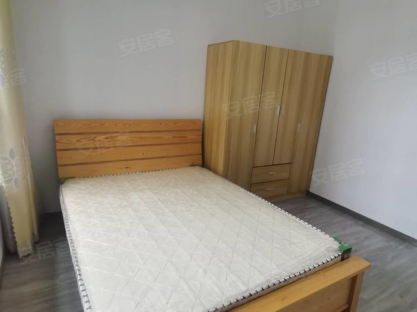 上海松江松江老城松南城华顺苑免中介费,华顺两室一厅提包入住,原房东