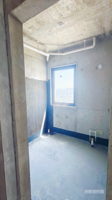 逸景佲园3室2厅2卫115.95㎡南北110万