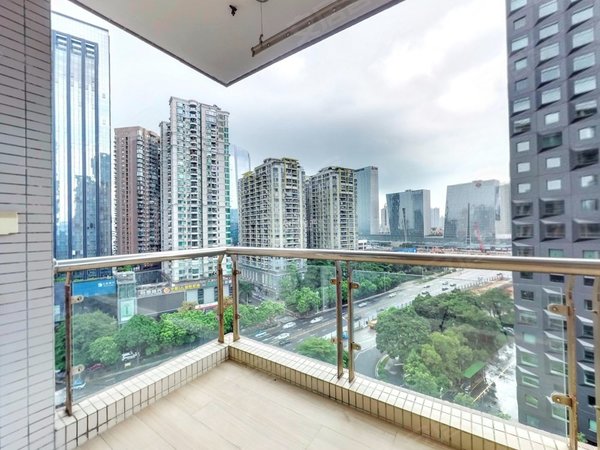 深圳福田福田中心区雅颂居雅颂居高层南向三房,干净清爽,全齐家私电