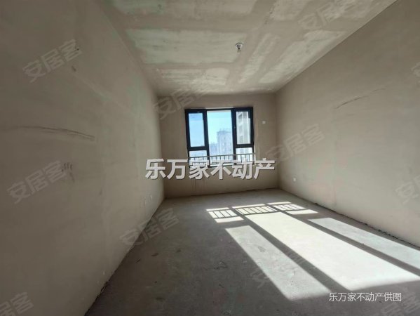 凤栖壹号院4室2厅3卫168㎡南北222万