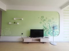荣成市石岛开发区押一付一,凤凰湖B区,四楼两室一厅,被褥锅碗瓢盆网络一应俱全出租房源真实图片