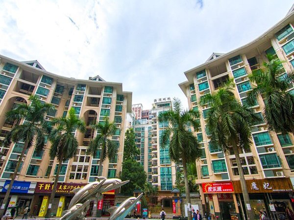 深圳宝安碧海湾海湾明珠花园刚放盘,西乡双地铁口,电梯两房全齐,第一