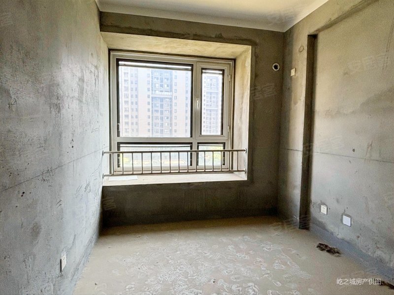 停车方便 南北通透,紫艺华府二手房,190万,4室2厅,3卫,180平米-南京